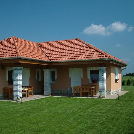 Horvathapartman Bük Exteriér fotografie